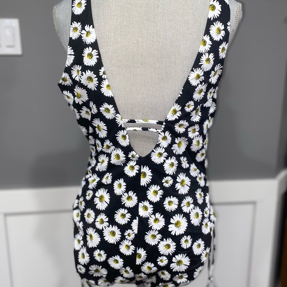 ASHLEY GRAHAM A-LIST PLUNGE ONE PIECE SWIMSUIT - Picture 5 of 9